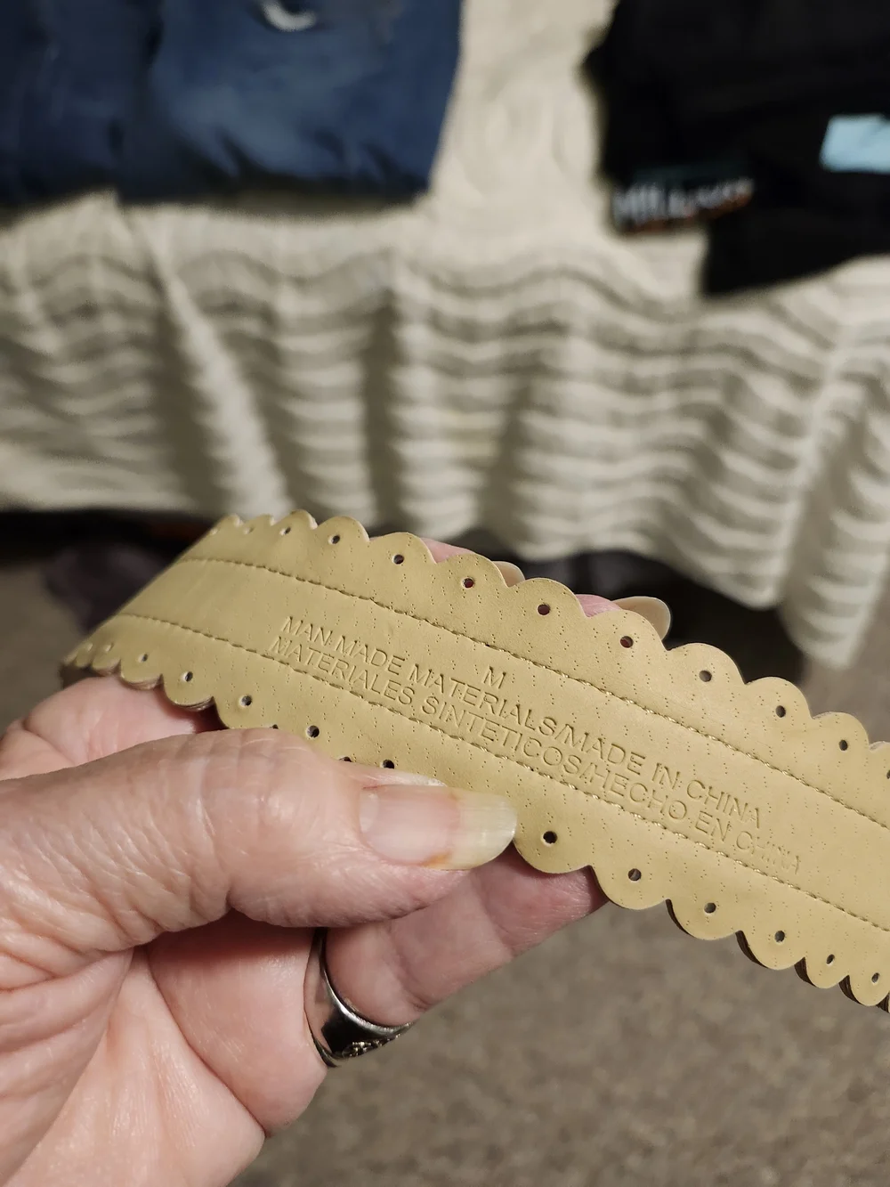 Cream Leather Scalloped-Edge Women's Belt.